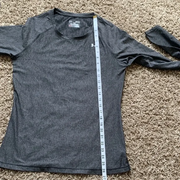 Under Armour Women's Dark Gray Heather Long Sleeve HeatGear Crew Performance Tee - Picture 8 of 8